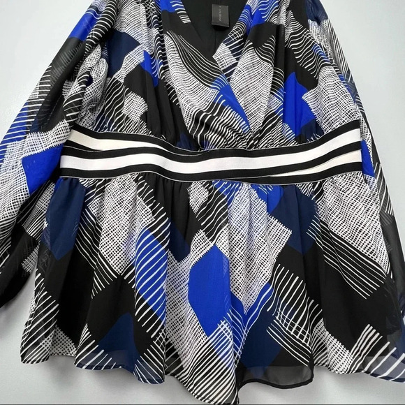Lane Bryant Women’s Abstract Surplice Wrap Blouse Long Sleeve NWT Size 22/24 - Picture 3 of 12